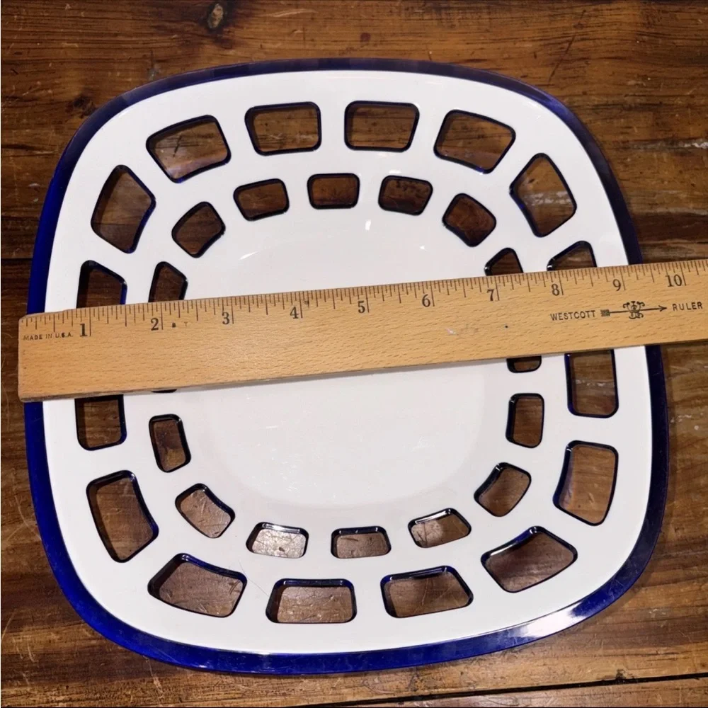 Guzzini Bread Basket Blue White pierced melamine Made In Italy 9.5 in square
